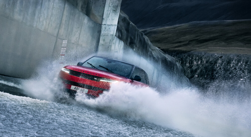 Uus Range Rover Sport avalikustati riskantse kaskadööritriki käigus