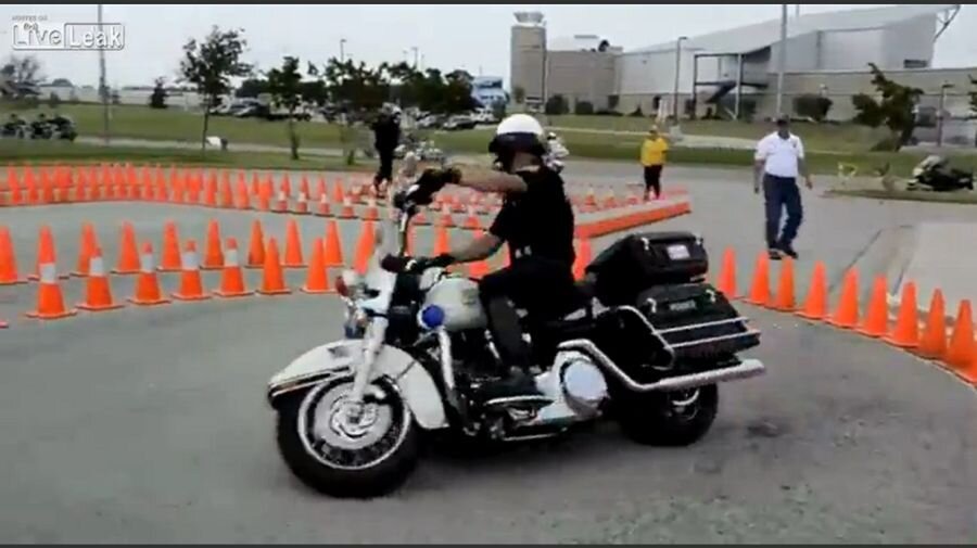 VIDEO: Kas Sina suudad mootorratast nii kontrollida?