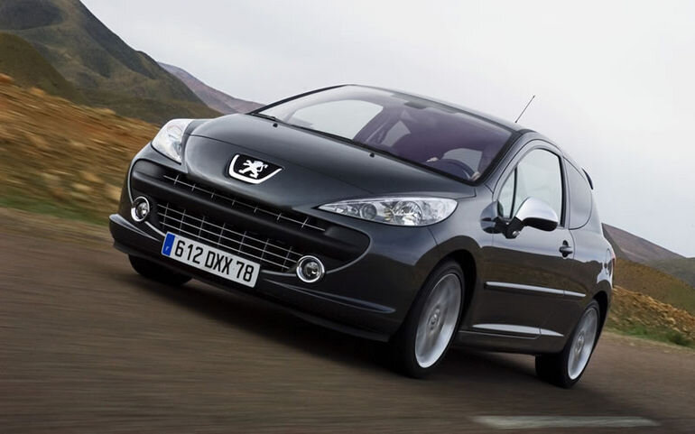 Avalikustati võimsa Peugeot 207 RC fotod