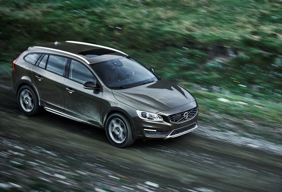 Volvo V60 saab poolvenna: tulekul on Volvo V60 Cross Country
