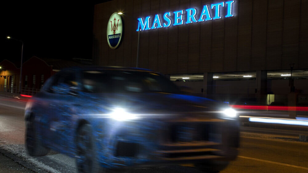 Maserati Grecale linnamaasturi saabumine venib kiipide nappuse tõttu