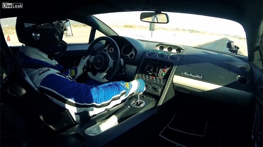 Tuunitud Lamborghini saavutas miilisõidu rekordiks 409 kilomeetrit tunnis