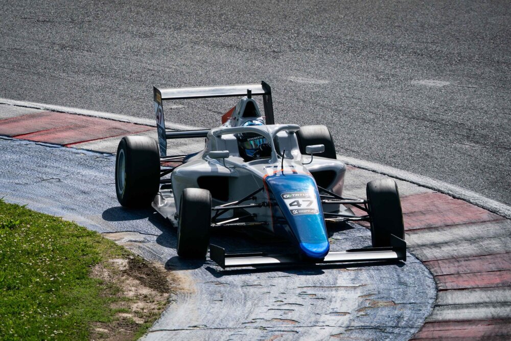 Roland Kuklane tegi debüüdi Itaalia F4 sarjas