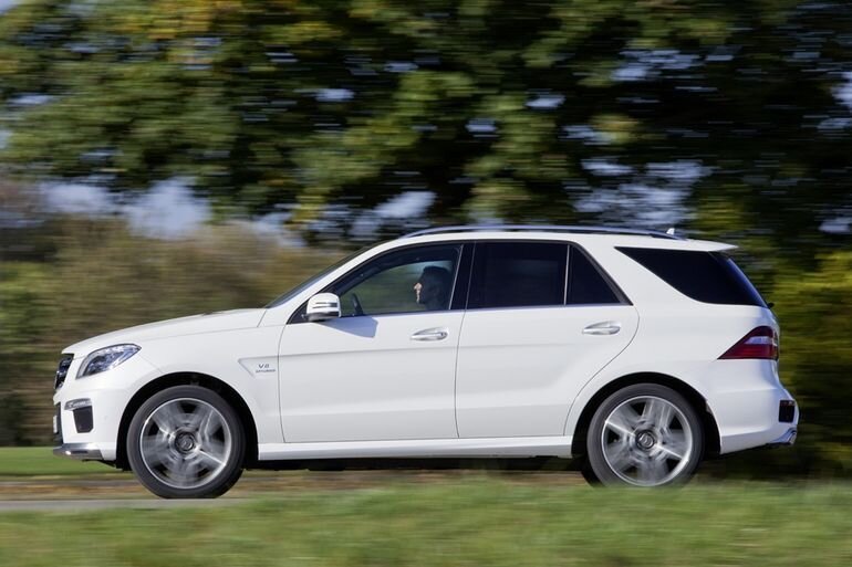 Daimler hädas libisevate porimattidega