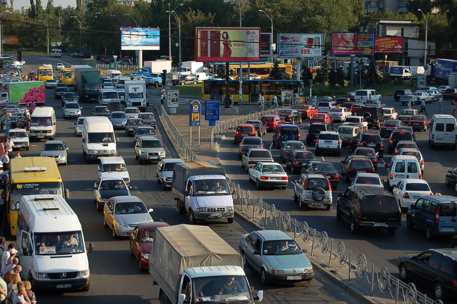 Milano elanikele pakutakse autode kojujätmise eest raha