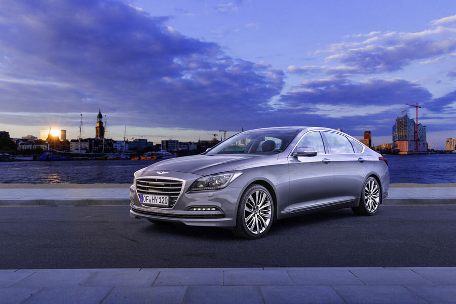 Uus Hyundai Genesis oskab ise pidurdada kiiruskaamerate ees