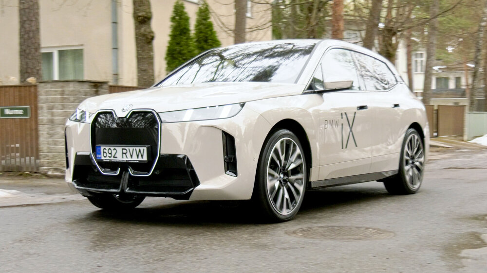 BMW iX xDrive60 – auto24 proovisõit