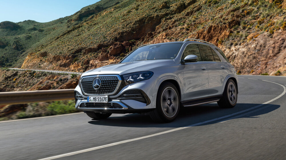 Uuendatud Mercedes-Benz GLE sai 3000 uut osa ja tehisintellektil põhineva ''superaju''