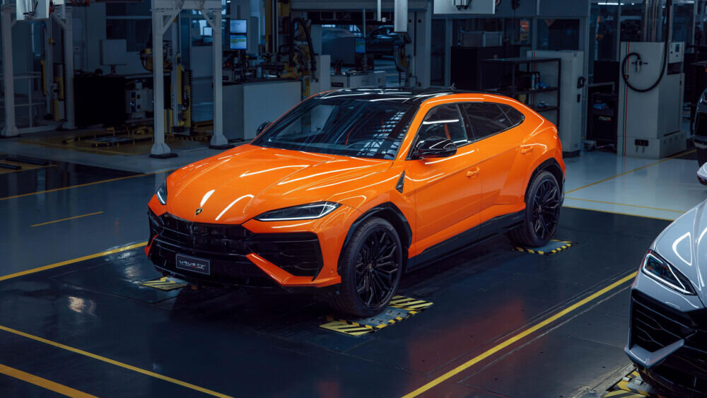 Lamborghini Urus SE on esimene pistikhübriidajamiga supersportmaastur