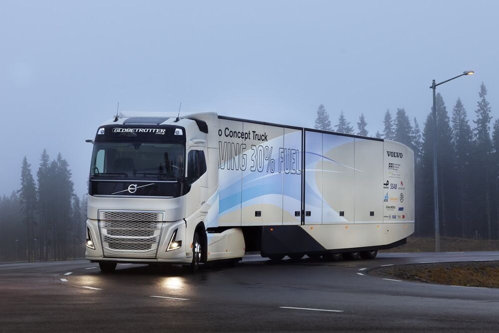 Volvo Trucks esitles hübriidjõuallikaga sadulveoki prototüüpi