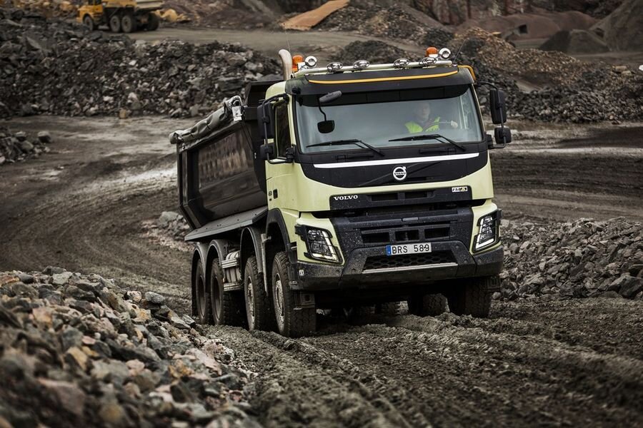 Volvo FMX saab automaatselt lülituva esisillaveo
