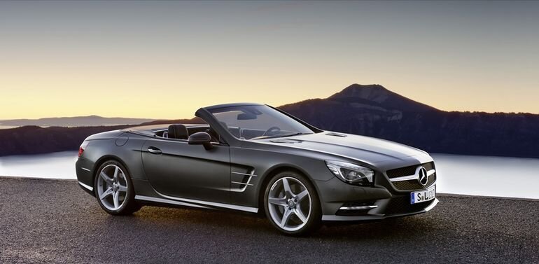 Uus Mercedes-Benz SL saab 12-silindrilise mootori