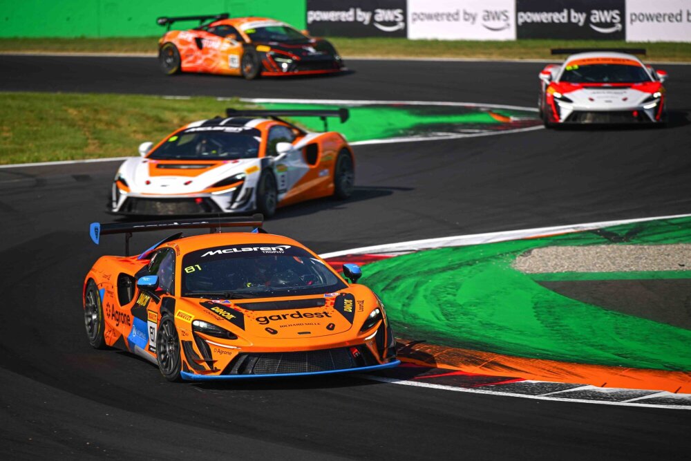 Gregor Jeets alustas McLareni ringrajasarja Itaalias poodiumikoha ja võiduga