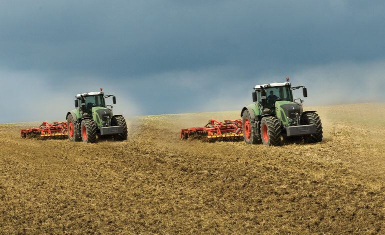 Fendt toob müügile ühe juhiga paaristraktori