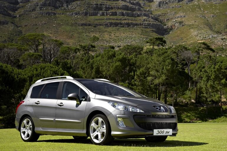 Pildid uuest Peugeot 308 SW-st