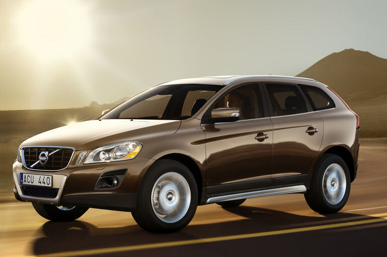 Volvo avalikustas fotod uuest crossoverist XC60