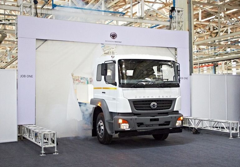 Tehasekonveierilt lahkus esimene Bharatbenz